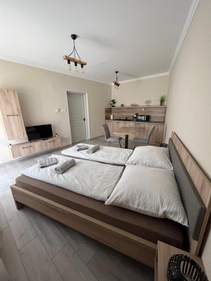 Alina Apartmanok Hajdúszoboszló Exterior foto